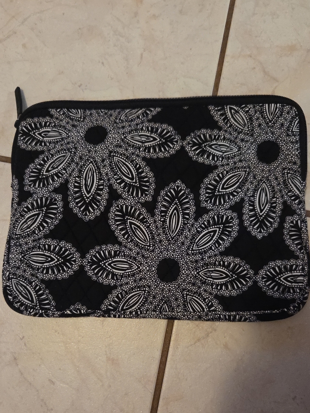 Vera Bradley Black & White Quilted Zip Conputer Pouch